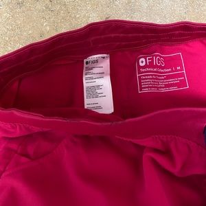 Women’s Figs L top and M bottom technical collection scrubs
